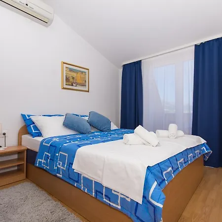 Apartment Markom *
