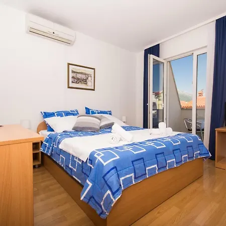 Apartment Markom *