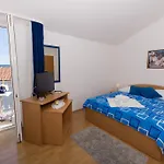 Apartment Markom *
